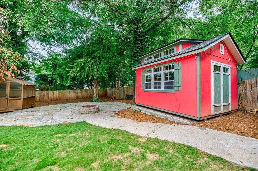 175 Douglas Street SE