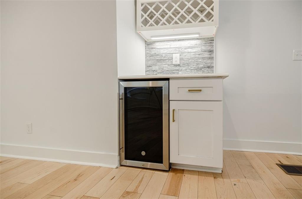 175 Douglas Street SE