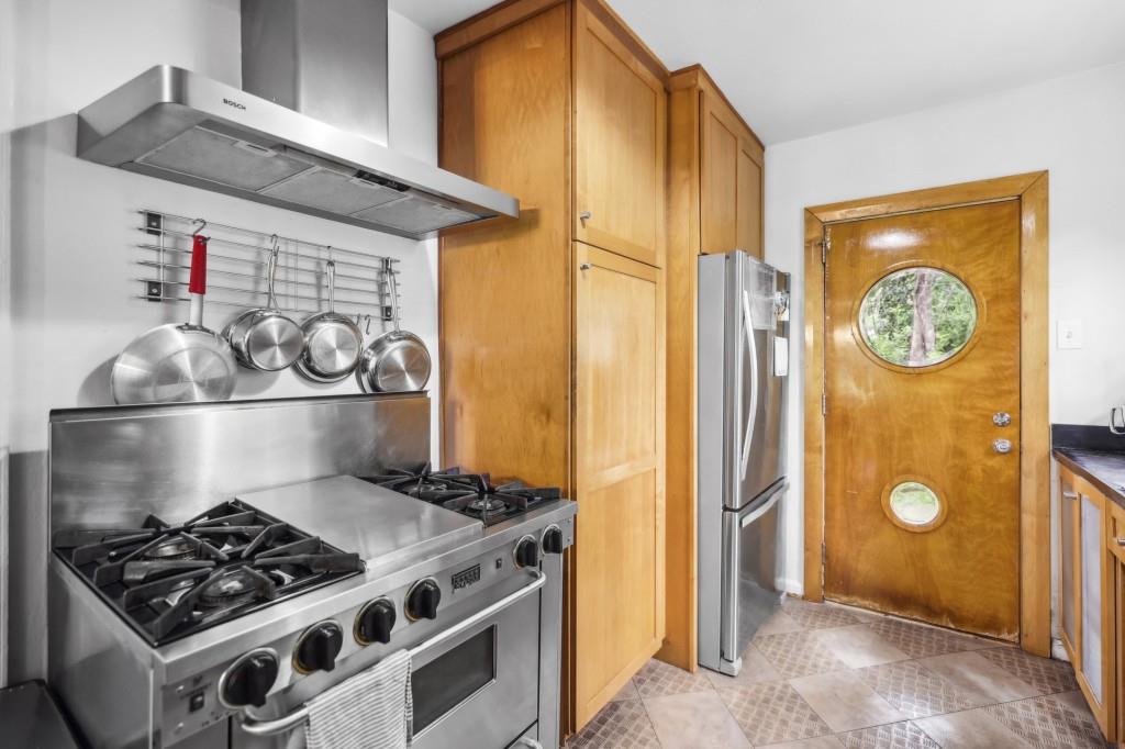 1015 S Candler