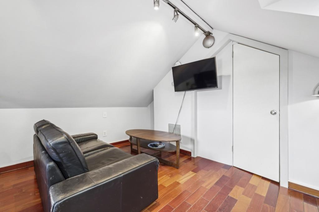 1015 S Candler