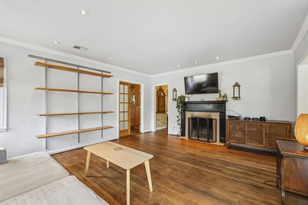 1015 S Candler