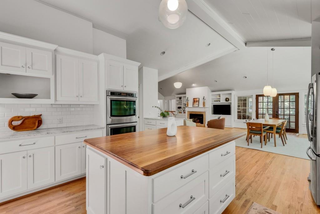 2284 Fairoaks Road