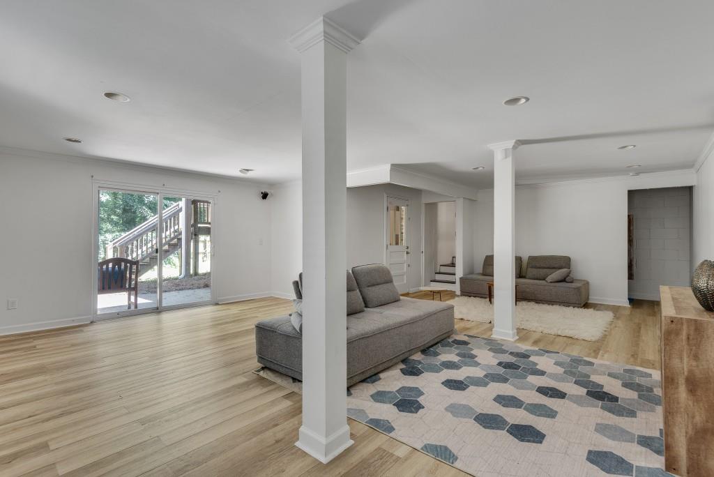 2284 Fairoaks Road