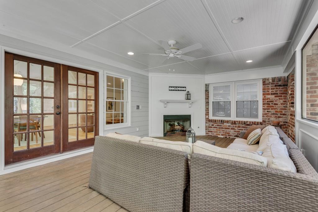 2284 Fairoaks Road