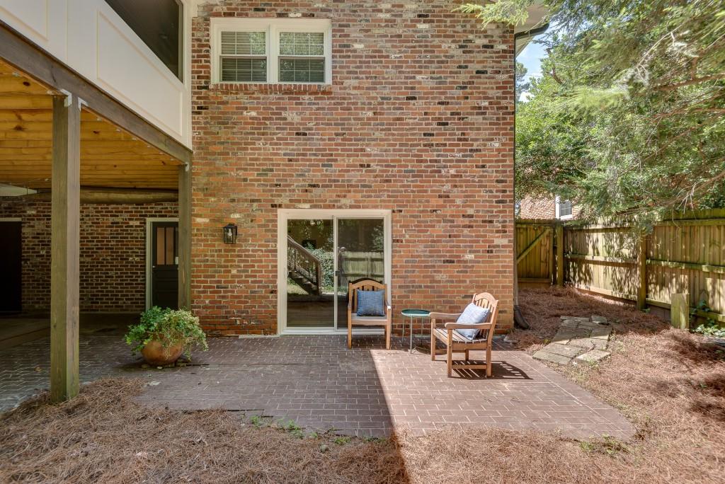 2284 Fairoaks Road