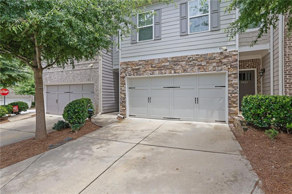 1563 Butternut Cove