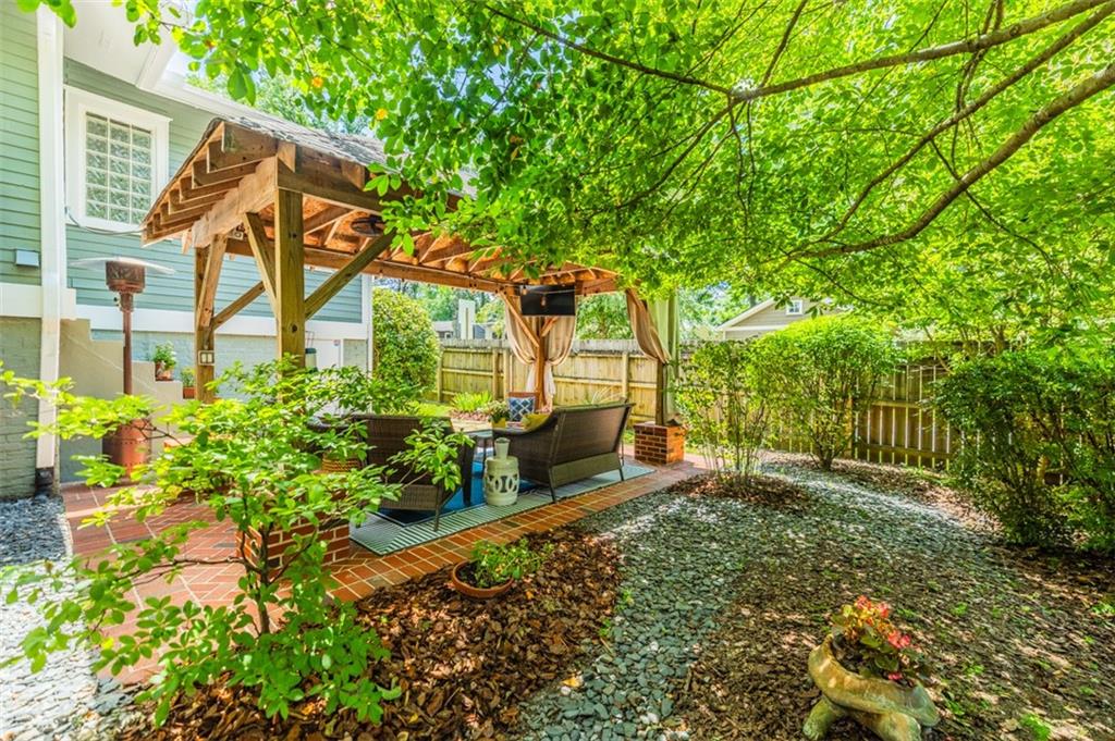 328 Clifford Avenue NE