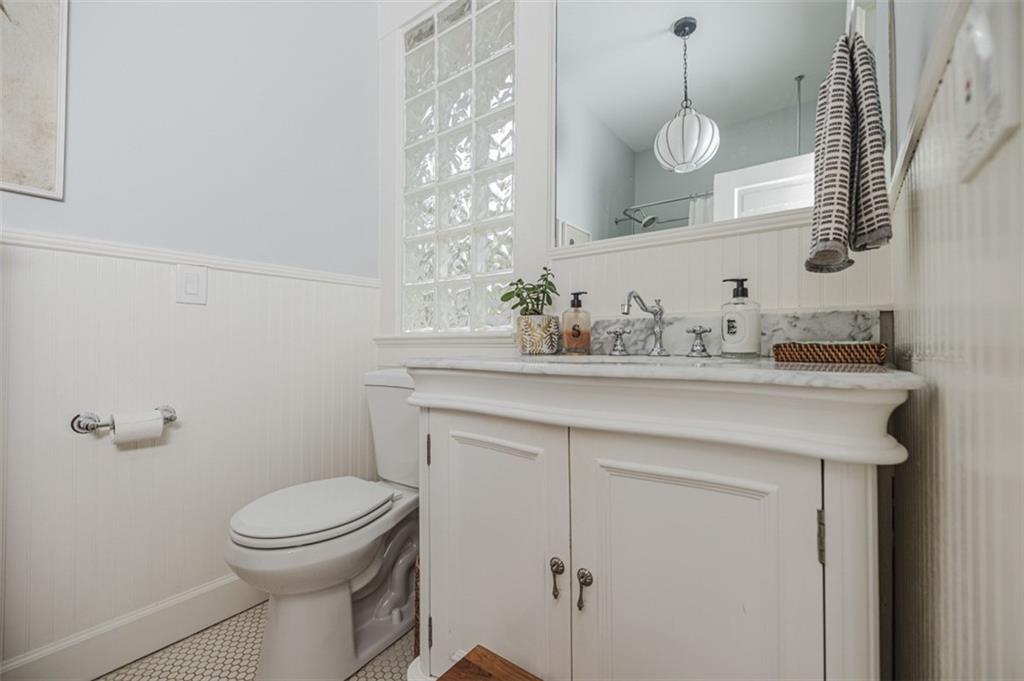 328 Clifford Avenue NE