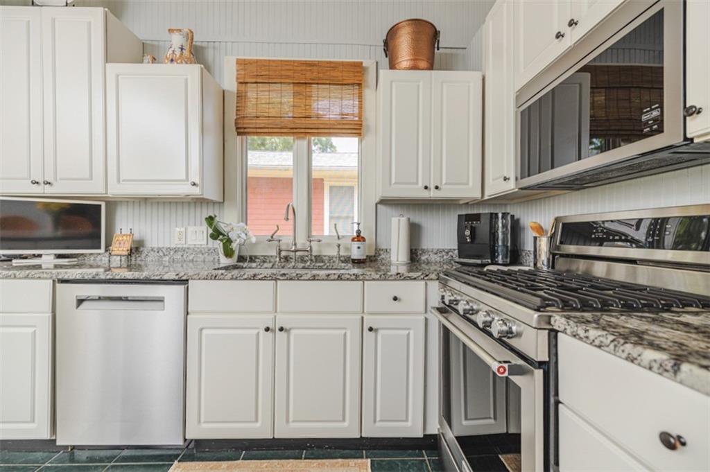 328 Clifford Avenue NE