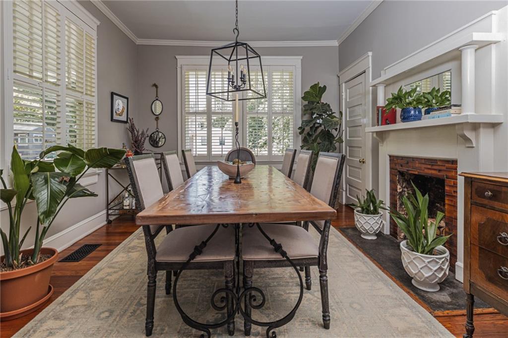 328 Clifford Avenue NE