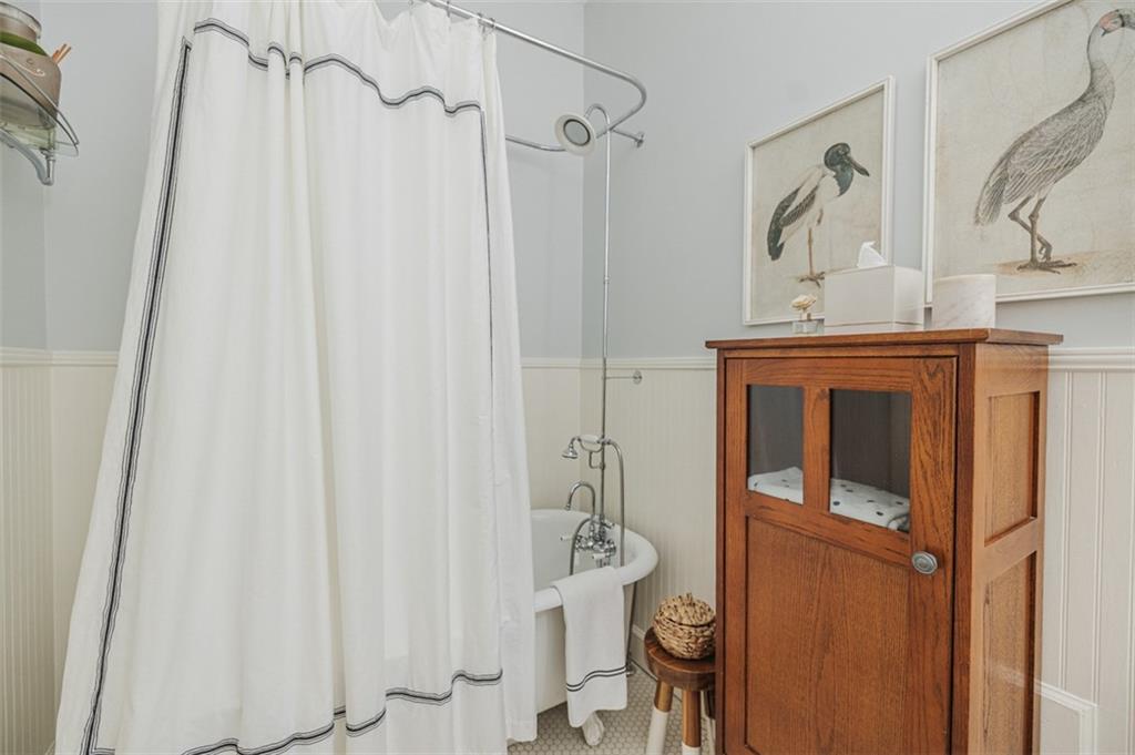 328 Clifford Avenue NE