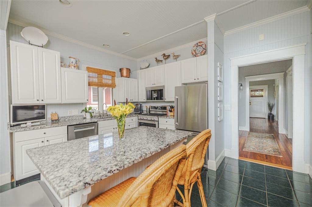 328 Clifford Avenue NE