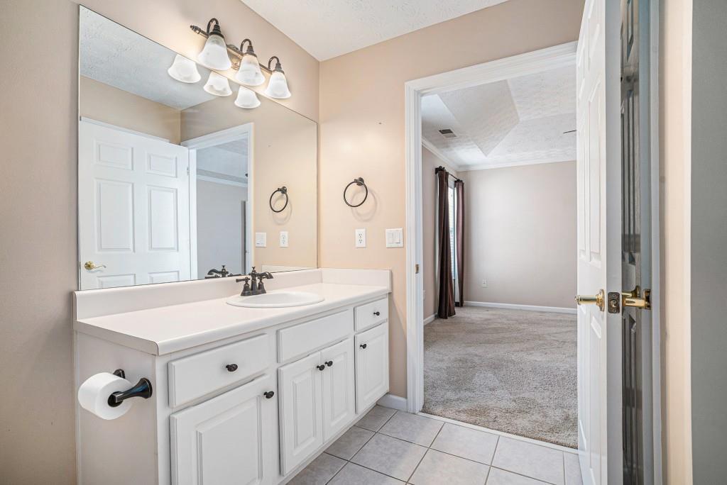920 Village View Circle