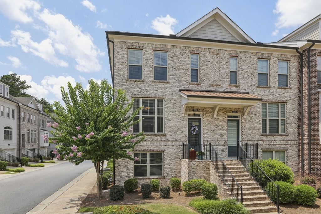 229 Bedford Alley