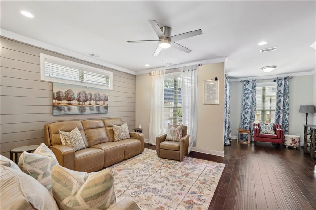 229 Bedford Alley