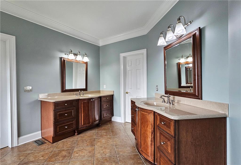 215 Settindown Court