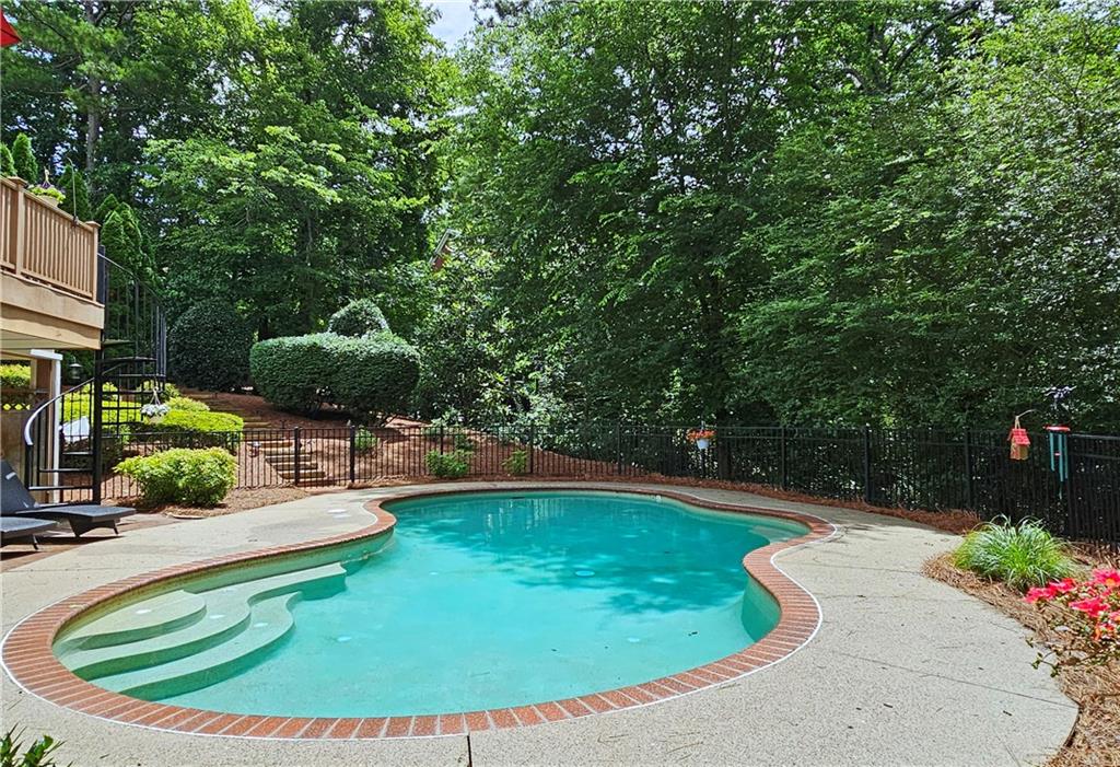 215 Settindown Court