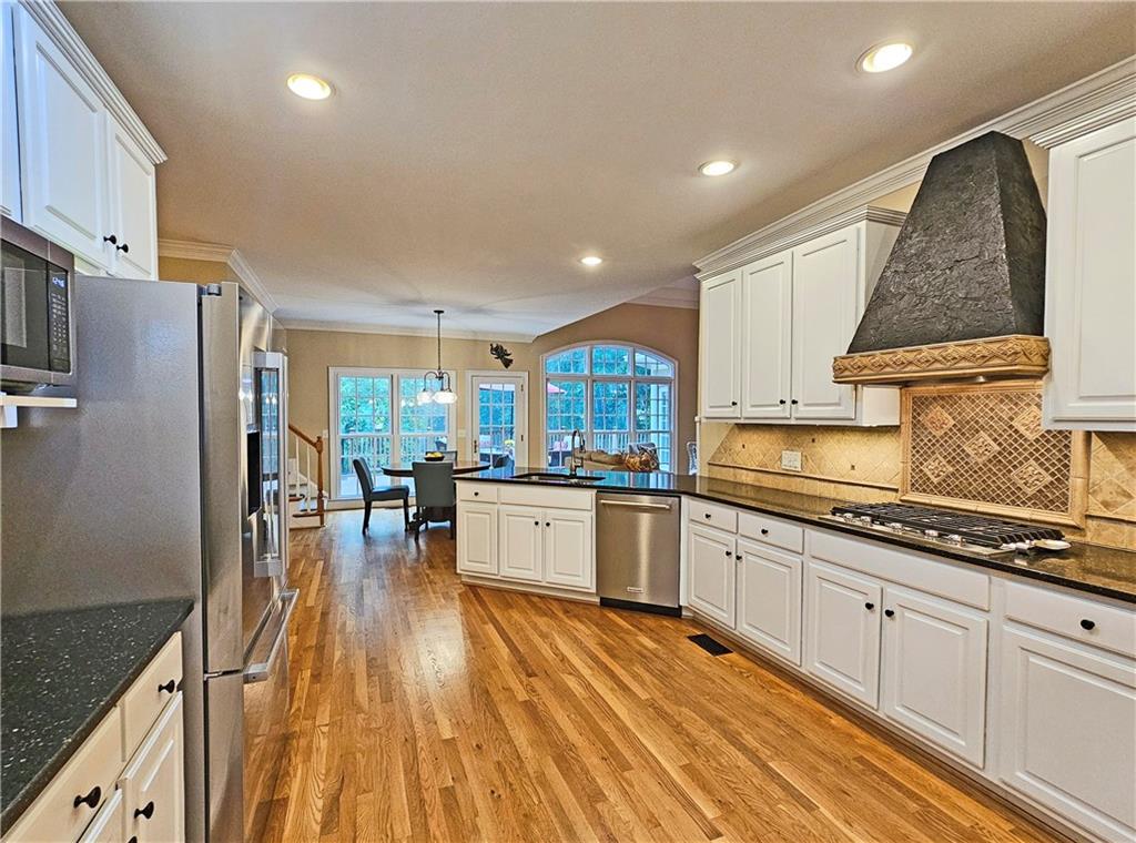 215 Settindown Court