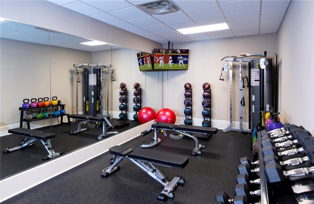 10015 Grandview Square