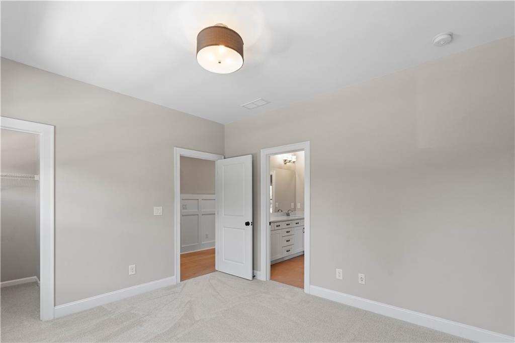 10015 Grandview Square