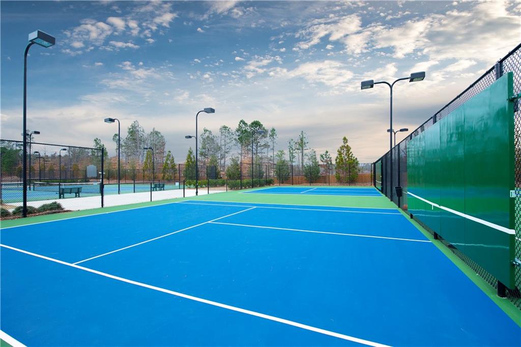 10015 Grandview Square