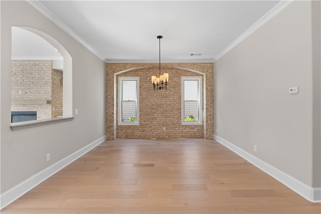 10015 Grandview Square