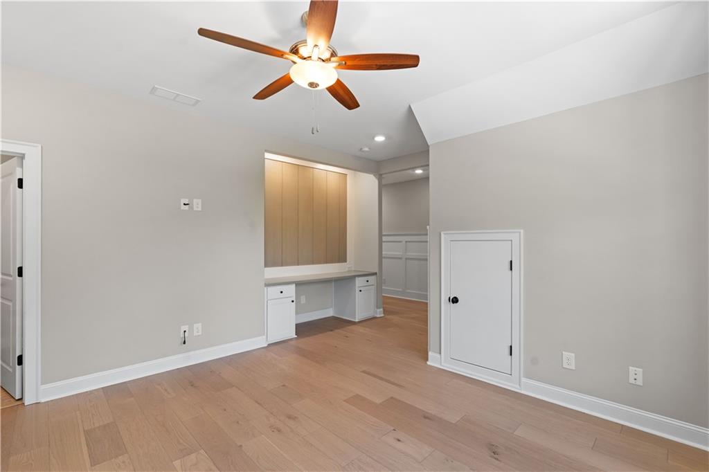 10015 Grandview Square