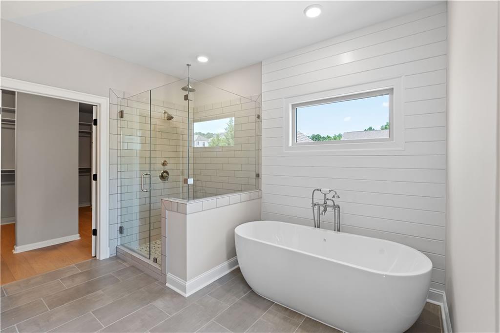 10015 Grandview Square