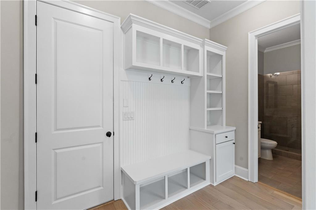 10015 Grandview Square