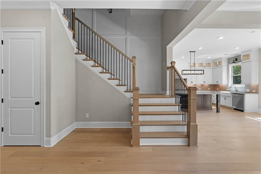 10015 Grandview Square