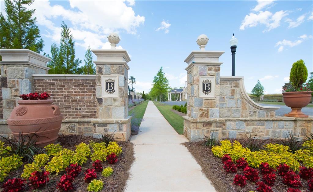 10015 Grandview Square