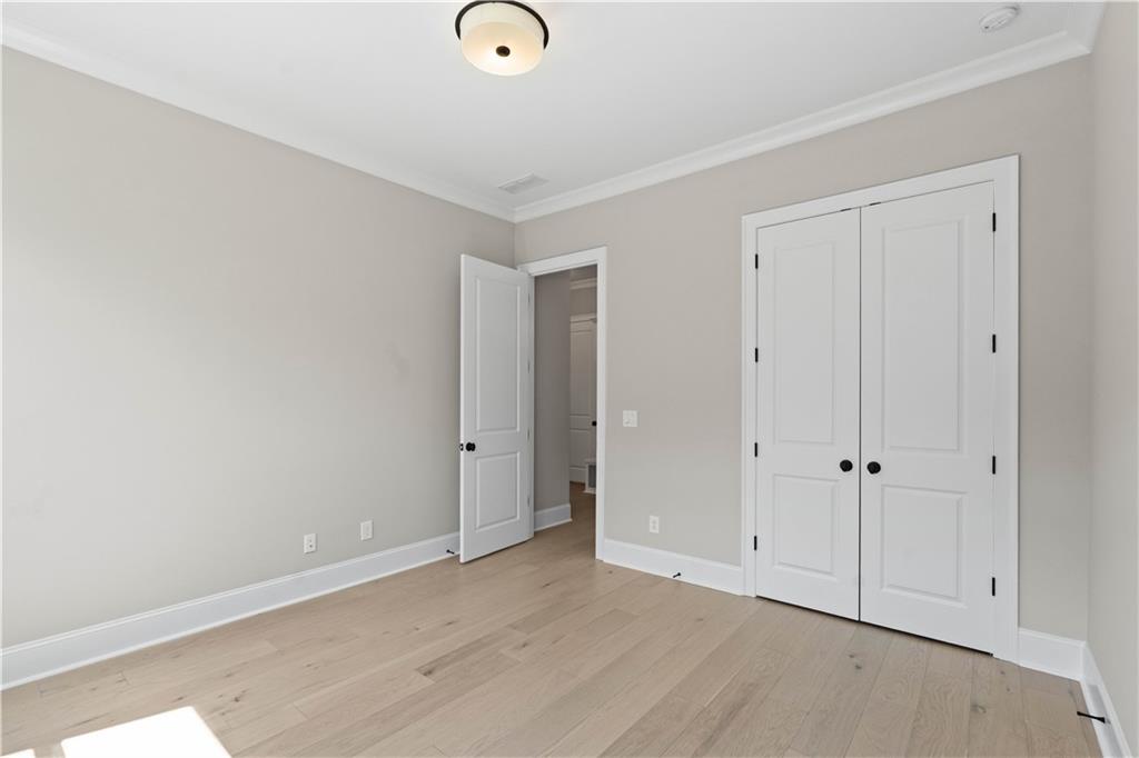 10015 Grandview Square