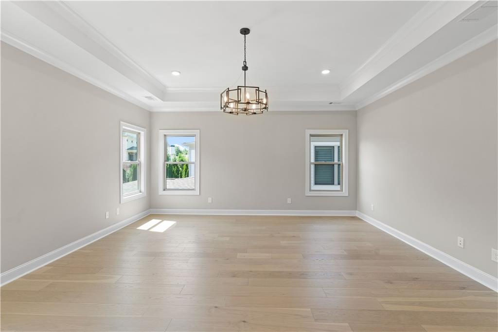 10015 Grandview Square