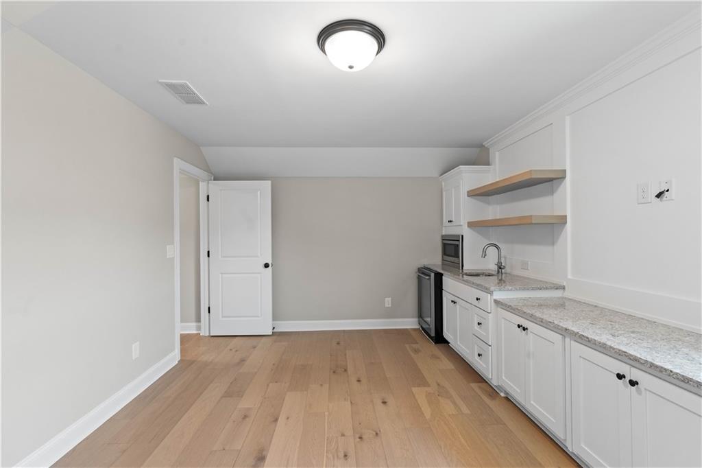 10015 Grandview Square