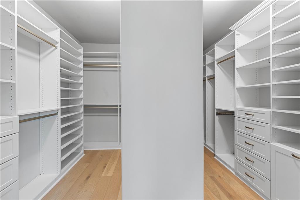 10015 Grandview Square