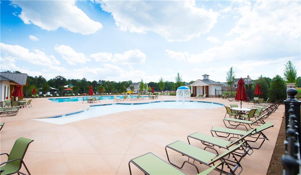 10015 Grandview Square