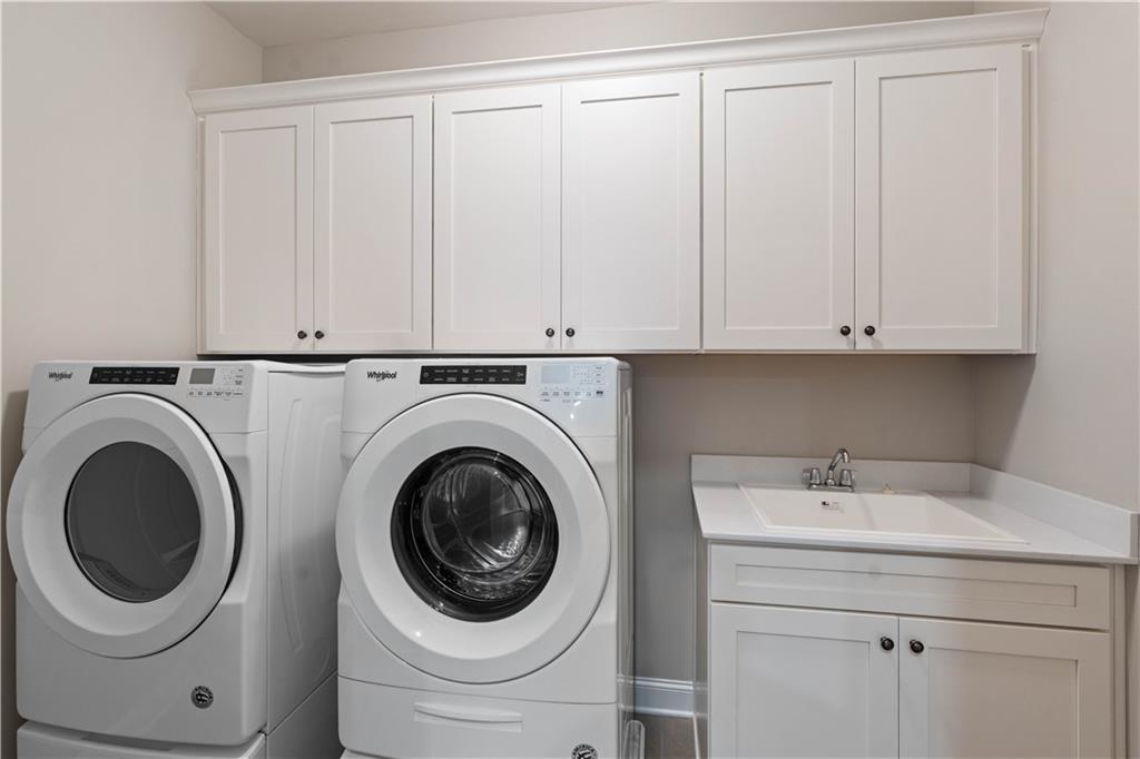 10015 Grandview Square