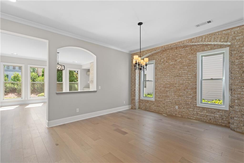 10015 Grandview Square