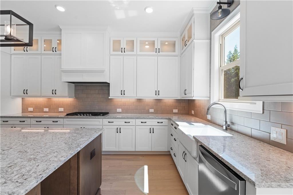 10015 Grandview Square