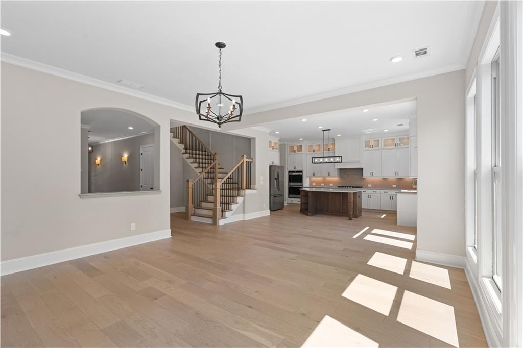 10015 Grandview Square