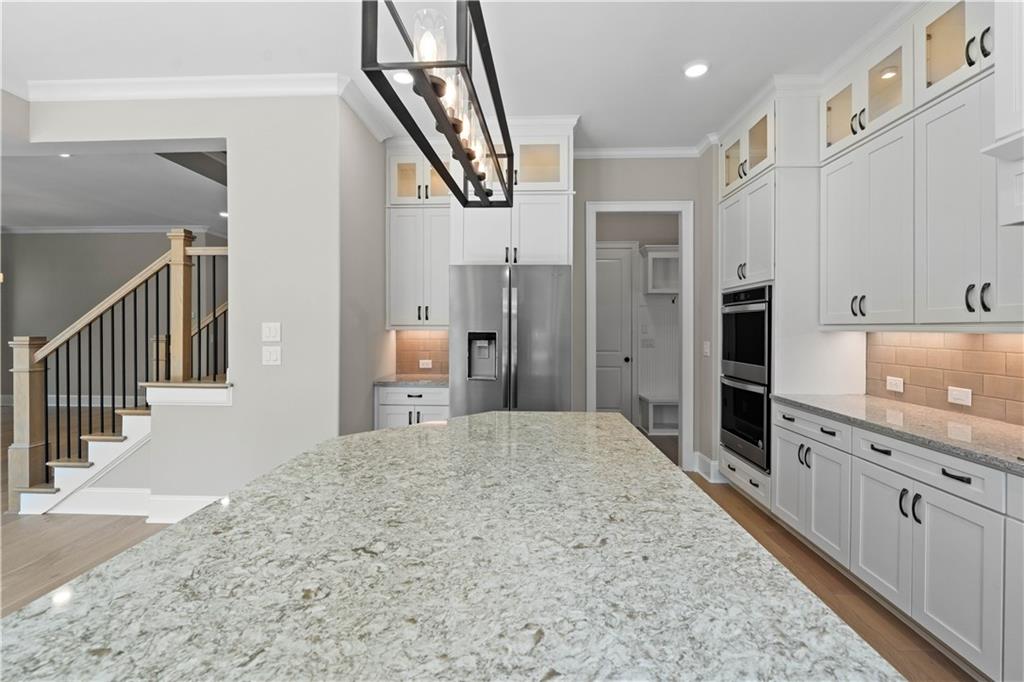 10015 Grandview Square