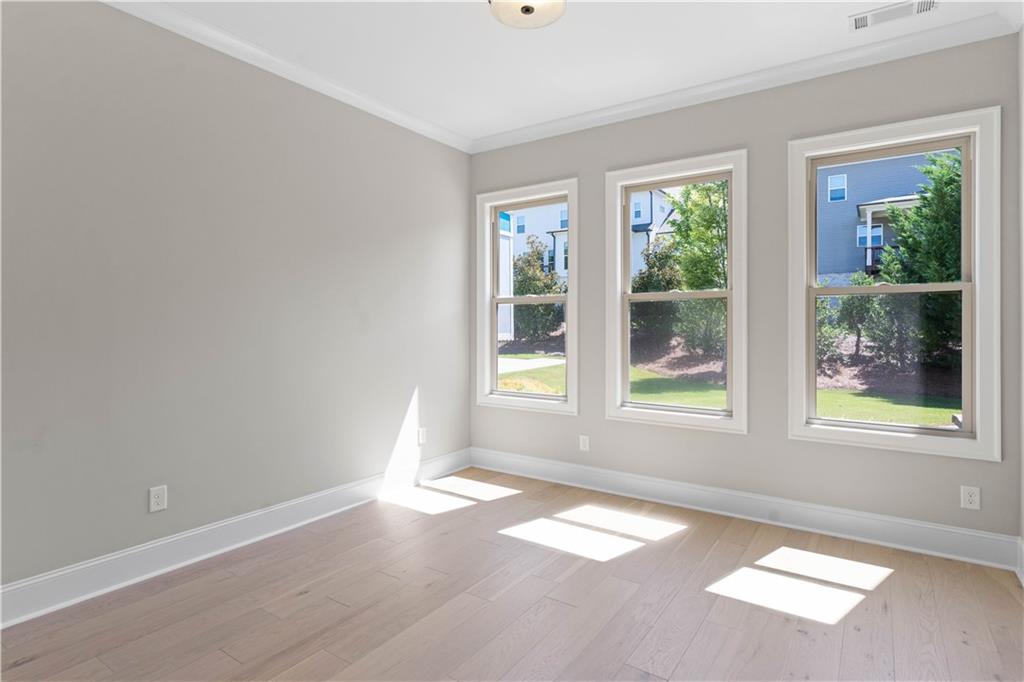 10015 Grandview Square