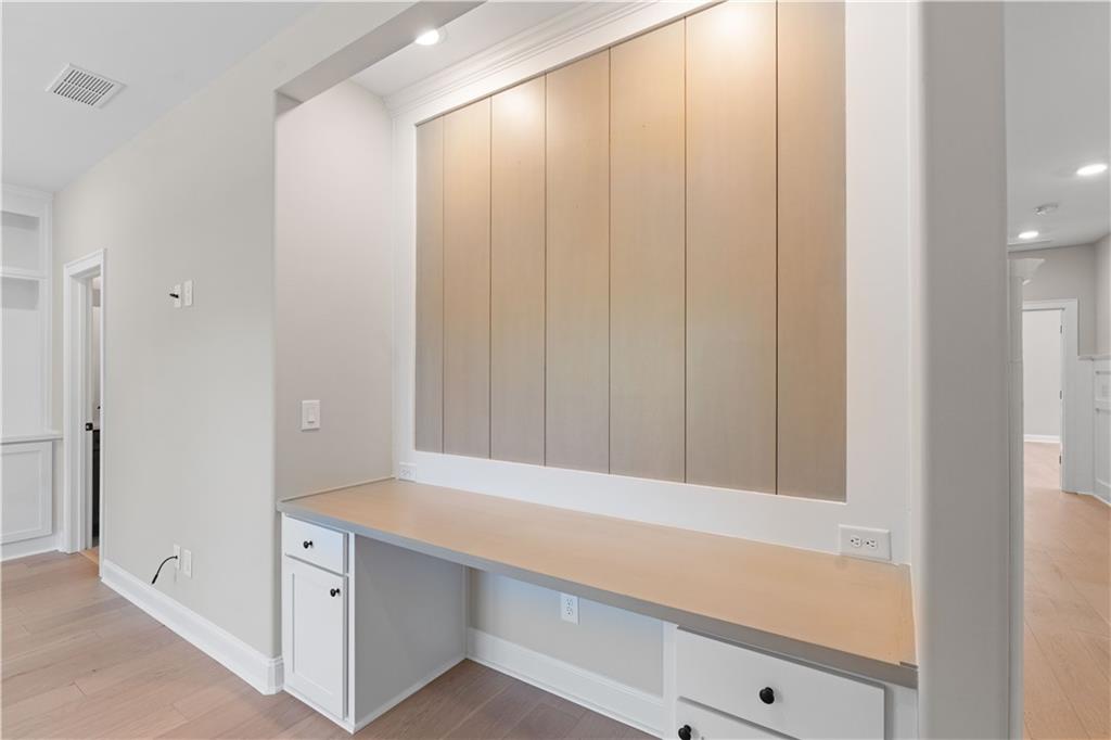 10015 Grandview Square