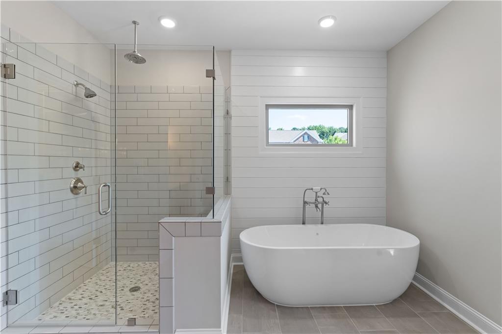 10015 Grandview Square