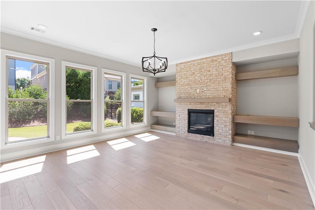 10015 Grandview Square