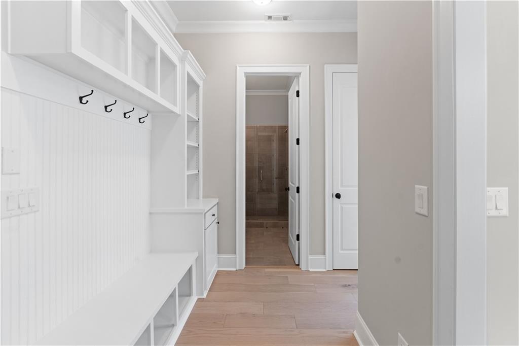 10015 Grandview Square