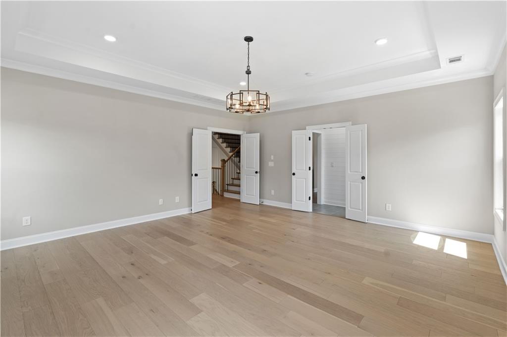 10015 Grandview Square