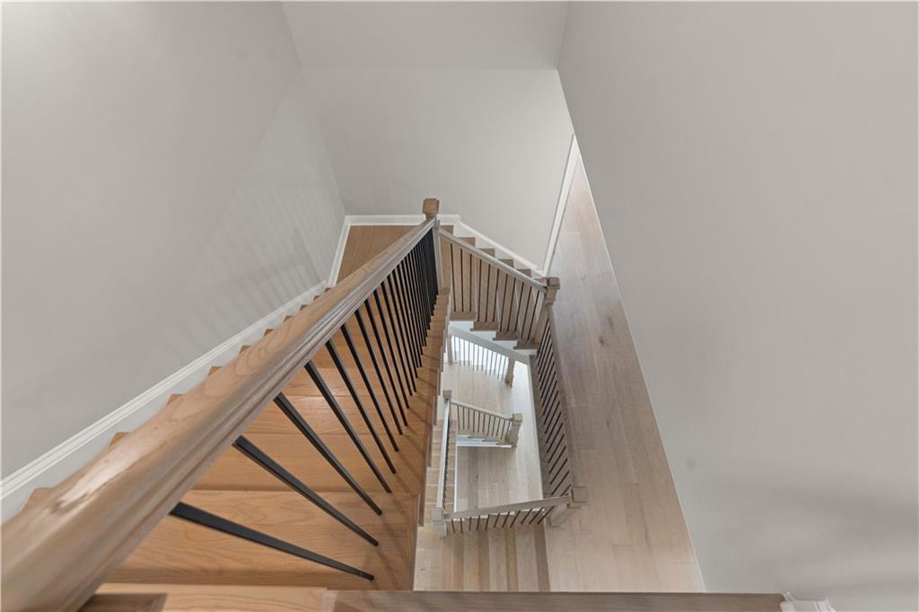 10015 Grandview Square