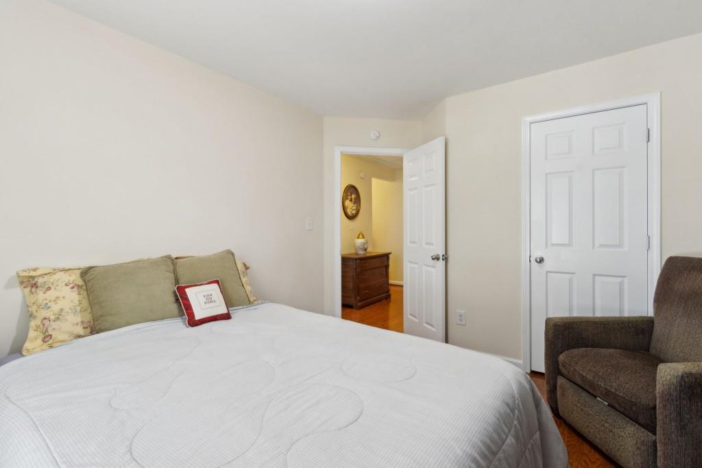 2402 Jasmine Glen Drive