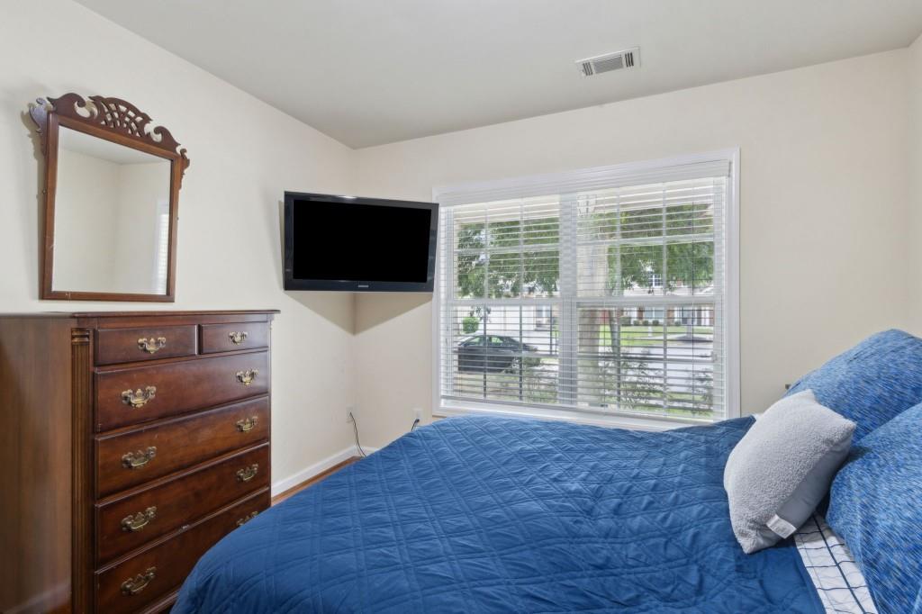 2402 Jasmine Glen Drive